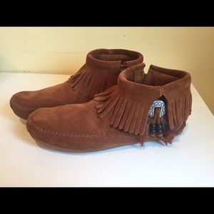 Minnetonka Concho Feather Western Bootie